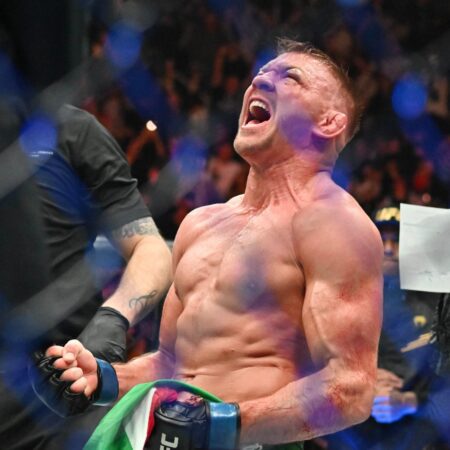 Dricus Du Plessis vs Khamzat Chimaev Predictions, UFC 319 Odds for 08/16/2025