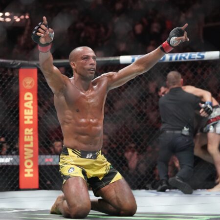 Edson Barboza vs Drakkar Klose Picks and Predictions for UFC 319 on 08/16/2025 Odds