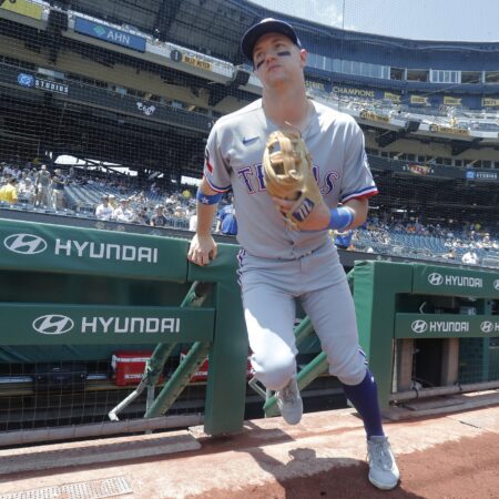 Philadelphia Phillies vs Texas Rangers Preview, 8/10/2025 MLB Predictions, Top Picks & Odds