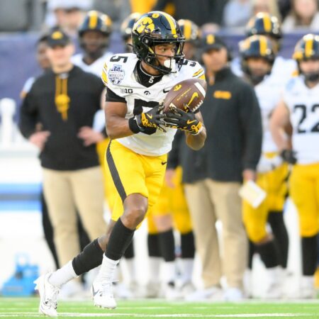 UMass Minutemen vs Iowa Hawkeyes Prediction for 9/13/2025 College Football Picks, Top Bets & Odds