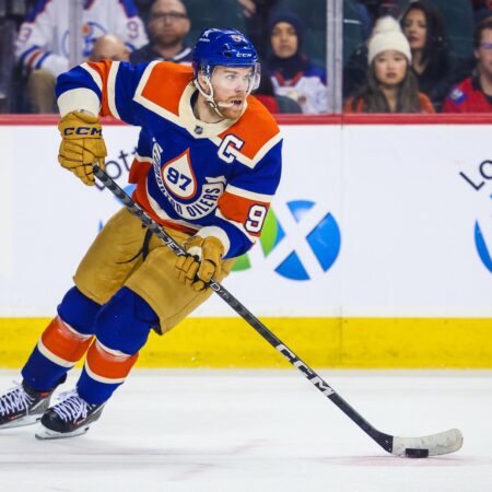 Edmonton Oilers vs Vancouver Canucks Prediction for 10/26/2025 NHL Picks, Top Bets & Odds