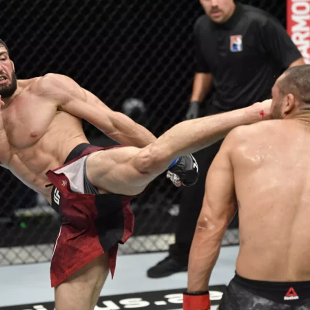 Arman Tsarukyan vs Dan Hooker Predictions, Odds for UFC Qatar on 11/22/2025