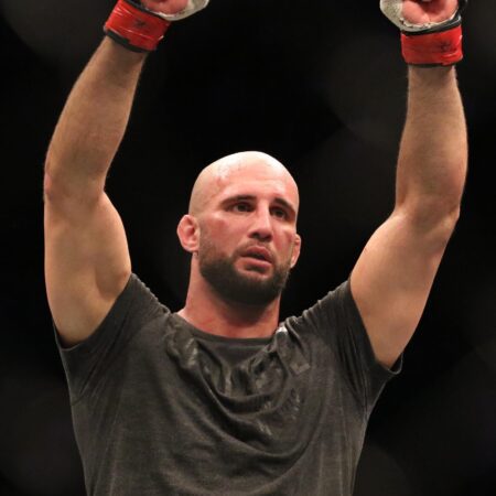 Volkan Oezdemir vs Alonzo Menifield Predictions, Picks, UFC Qatar Odds for 11/22/2025