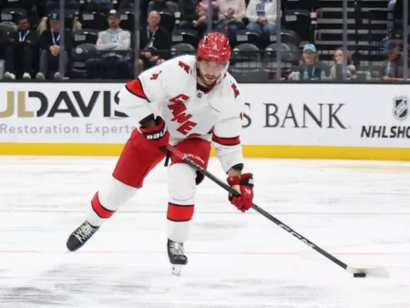 Carolina Hurricanes at Tampa Bay Lightning Prediction for 12/20/2025 NHL Picks, Best Bets & Odds