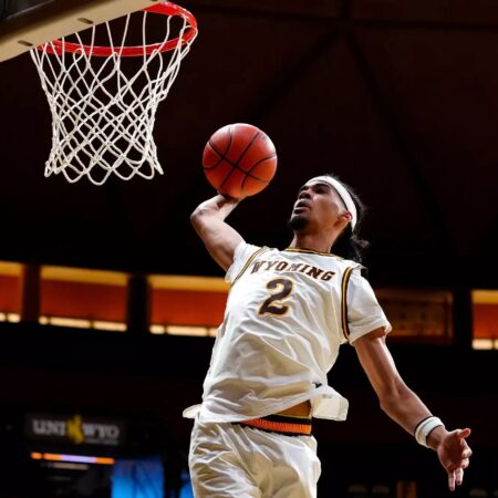 Grand Canyon Lopes vs Wyoming Cowboys Prediction for 12/20/2025 College Basketball Picks, Best Bets & Odds