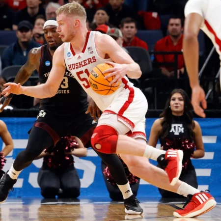 Nebraska Cornhuskers vs Illinois Fighting Illini Prediction for 12/13/2025 College Basketball Picks, Top Bets & Odds