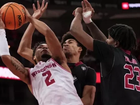 Wisconsin Badgers vs Villanova Wildcats Prediction for 12/19/2025 College Basketball Picks, Best Bets & Odds