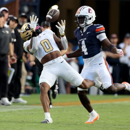 Arkansas Razorbacks vs. Vanderbilt Commodores Outlook: 10/17/2026 College Football Picks, Top Bets & Odds
